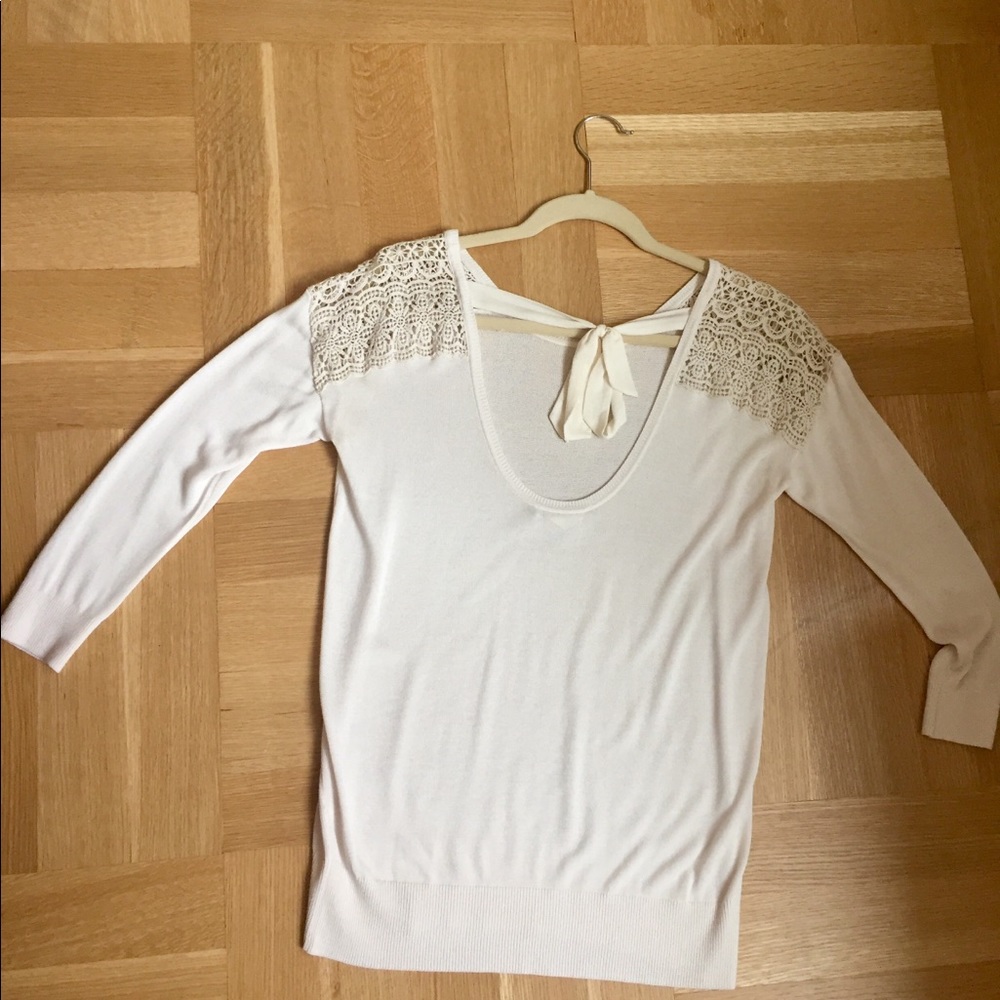 Club Monaco 3/4 sleeve spring knitted top